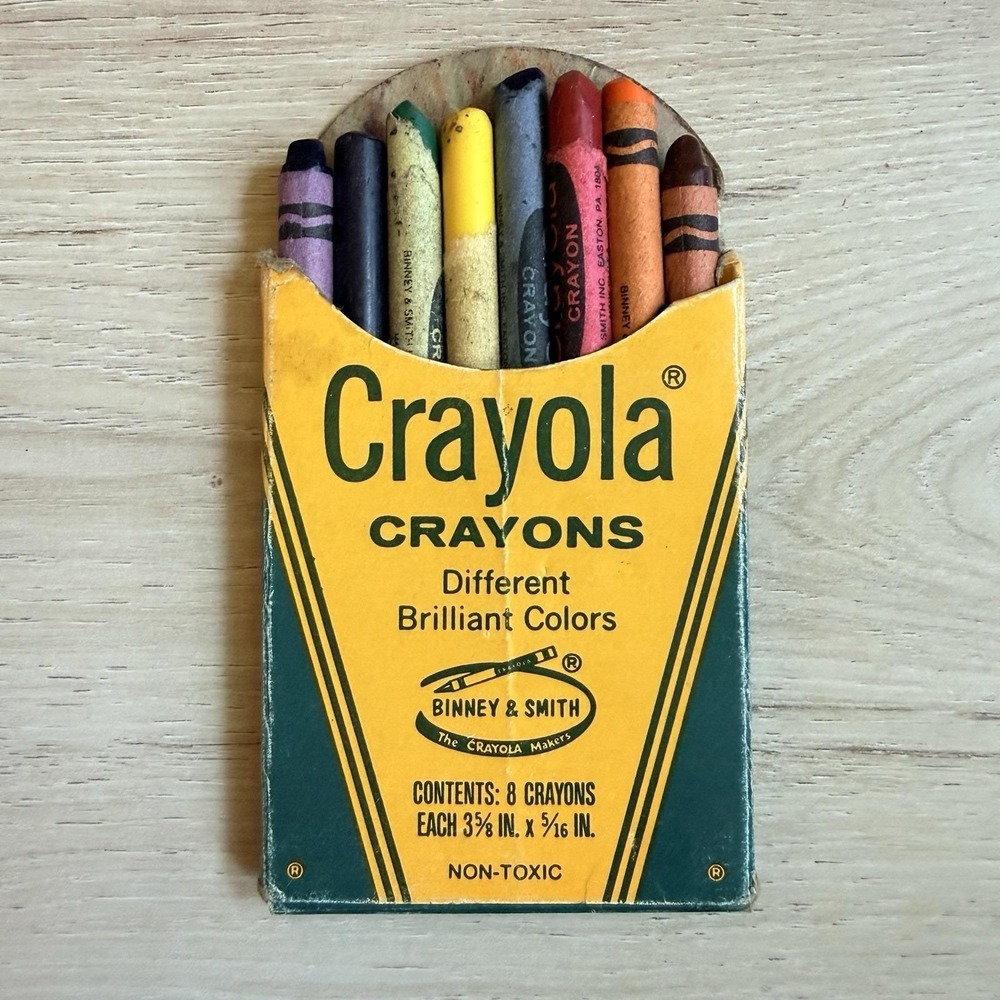 Crayola 8 Crayons Binney & Smith Vintage Box